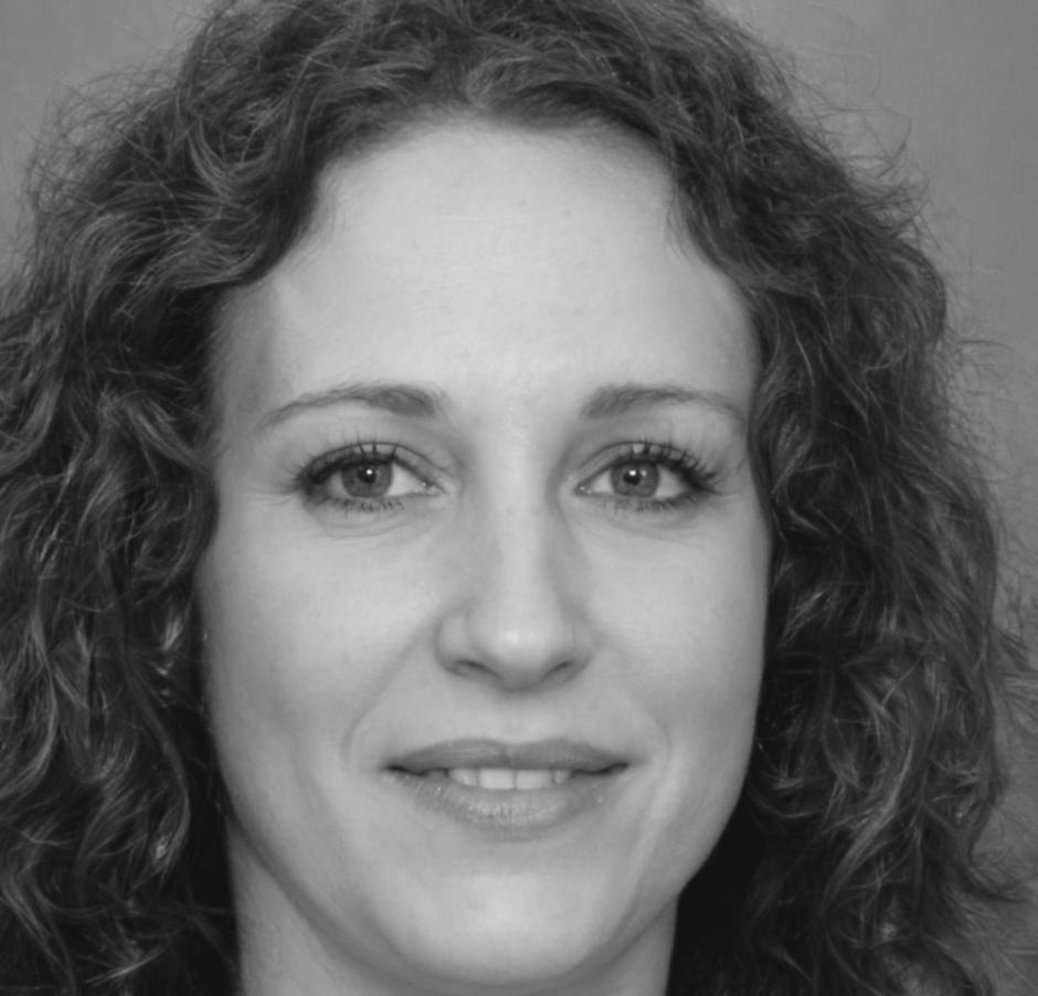 Professional consultant providing personalized financial guidance